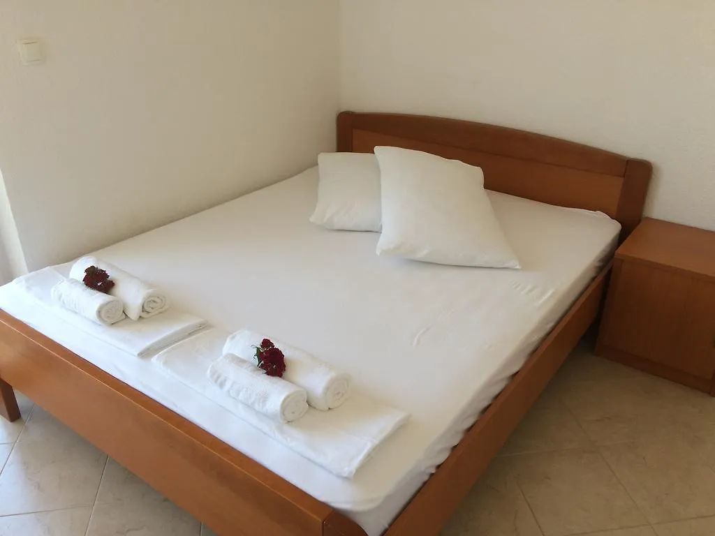 Apartments Crnjac Trogir 0*,