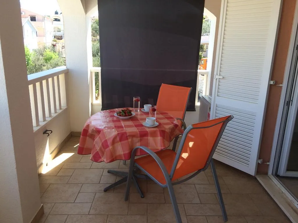 Apartments Crnjac Trogir