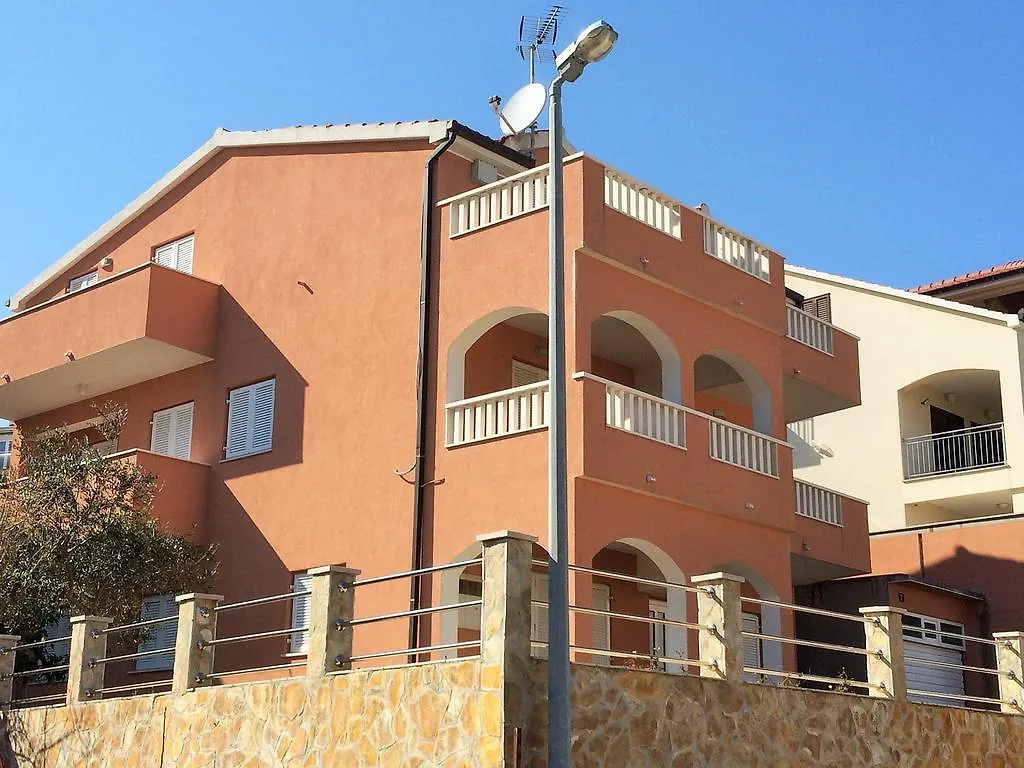 Apartments Crnjac Trogir